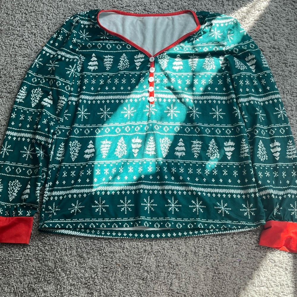 The Children's Place Green and Red Kids Pajama Top
